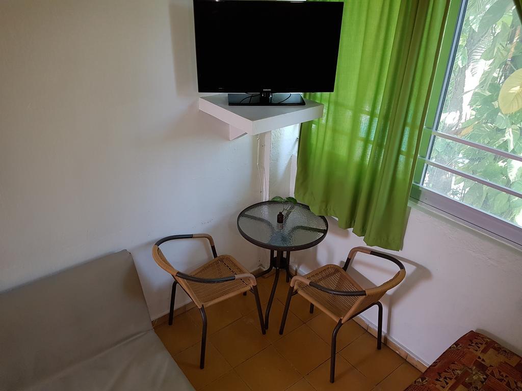 Delfin Playa Azul Hotel Lázaro Cárdenas Екстериор снимка